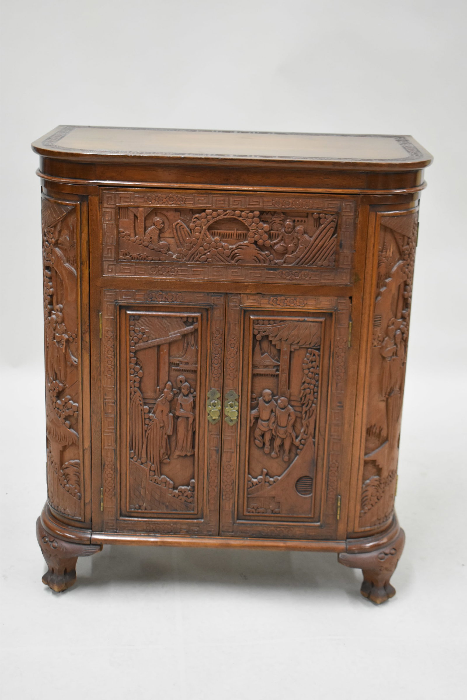 Asian Style Carved Hardwood Liquor Bar Cabinet: Asian Style Carved Hardwood Liquor Bar Cabinet Asian Style Carved Hardwood Liquor Bar Cabinet. Used condition, wear, worn. 37 1/4" tall x 31 3/8" wide x 17" deep