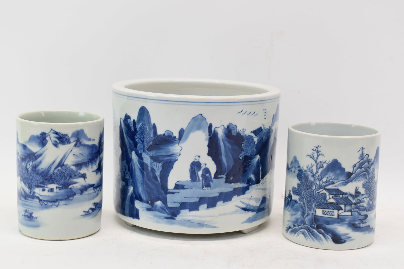 Two Asian Blue and White Decorated Brush Pots (1 of 14)
