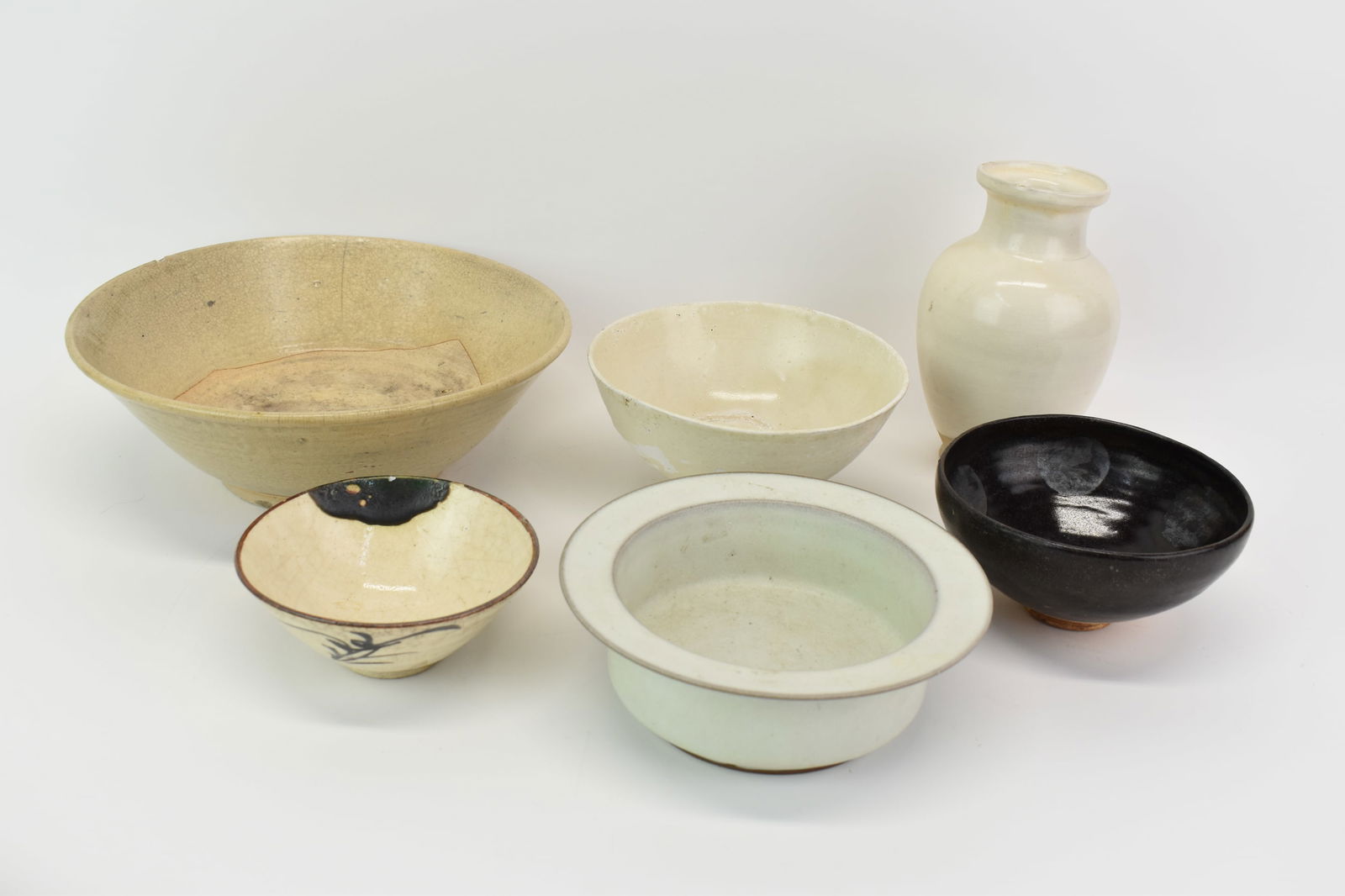 Five Assorted Asian Art Pottery Bowls (1 of 11)