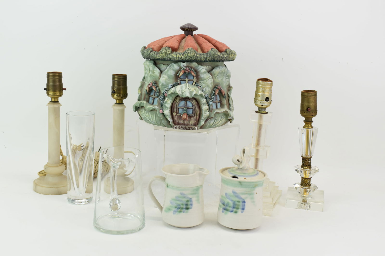 Group of Assorted Lamps and Table Articles (1 of 6)