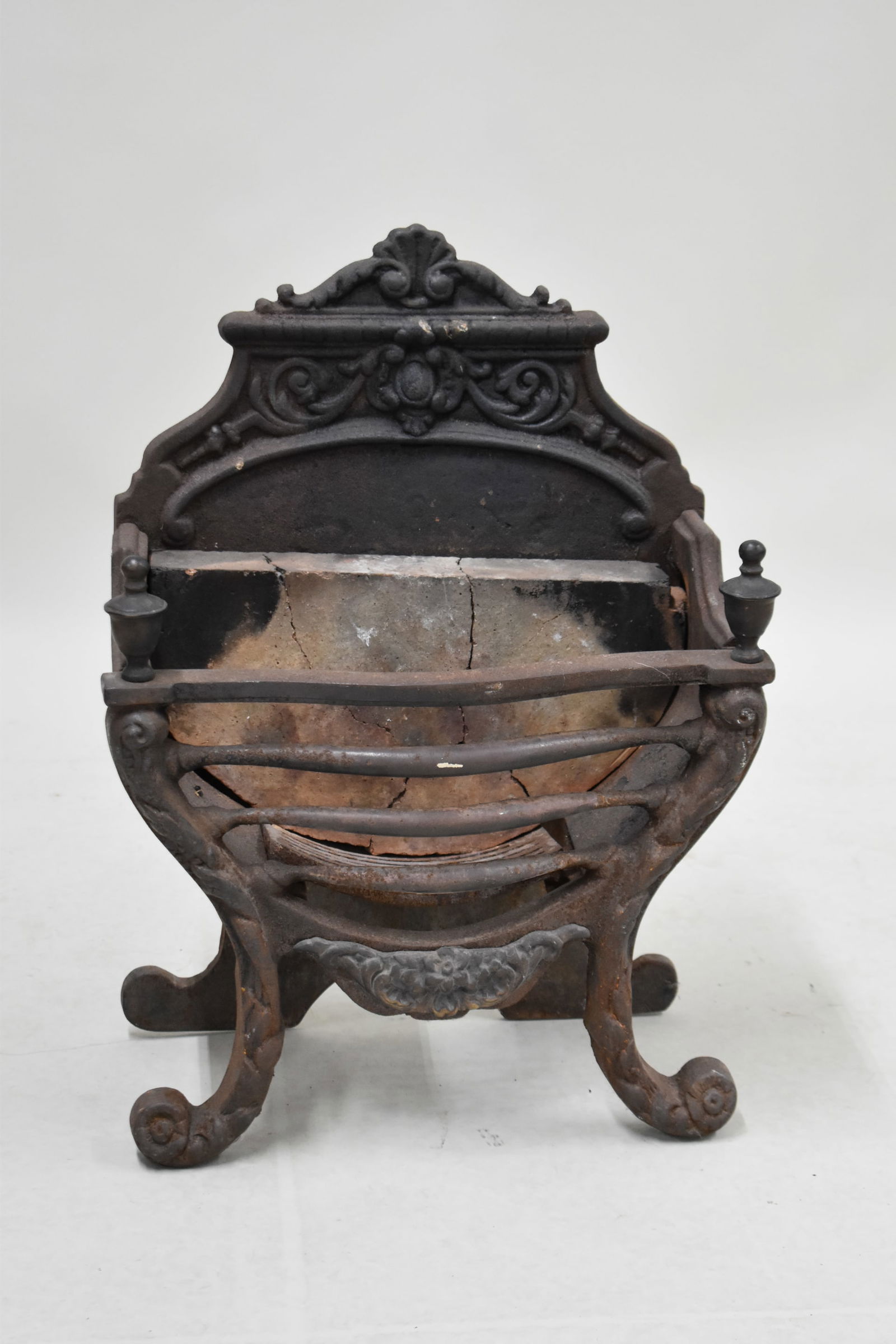 Vintage Iron Fire Place Grate (1 of 6)