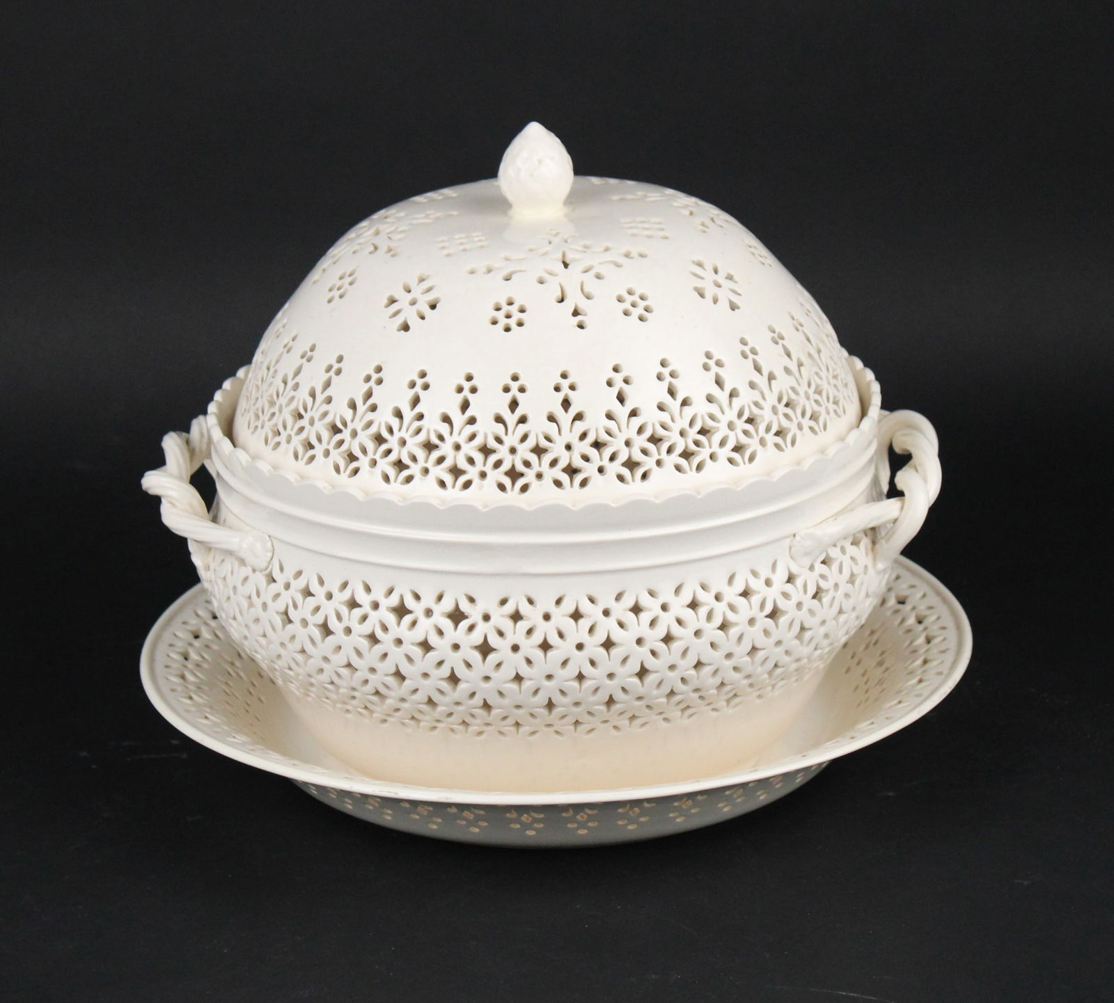 Leedsware Creamware Covered Tureen and Underplate (1 of 7)