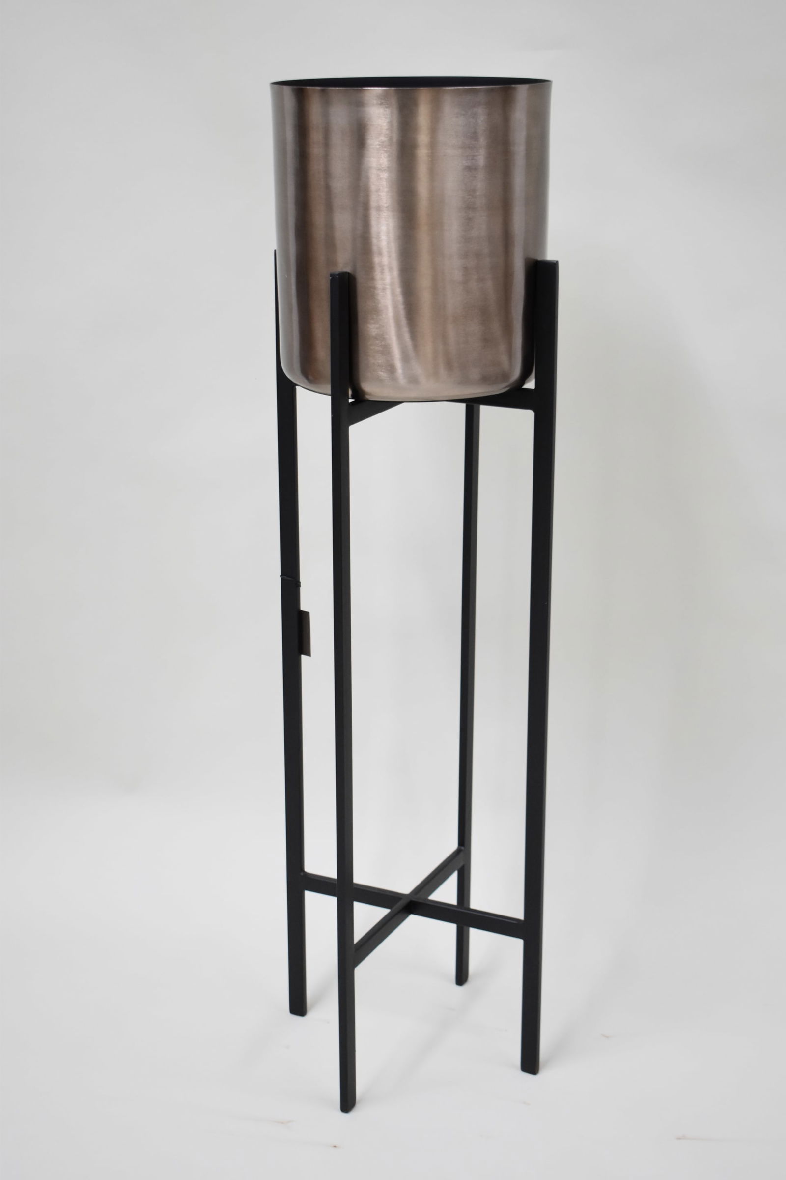 Dome Deco Modern Alu Vase Planter on Stand (1 of 6)