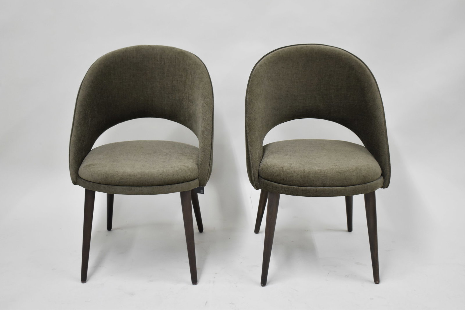 Pair of Dome Deco Modern Giant Green Bend Dining Chairs: Pair of Dome Deco Modern Giant Green Bend Dining Chairs Pair of Dome Deco Modern Giant Green Bend Dining Chairs. 33" tall x 22" wide x 22" deep x 19" tall