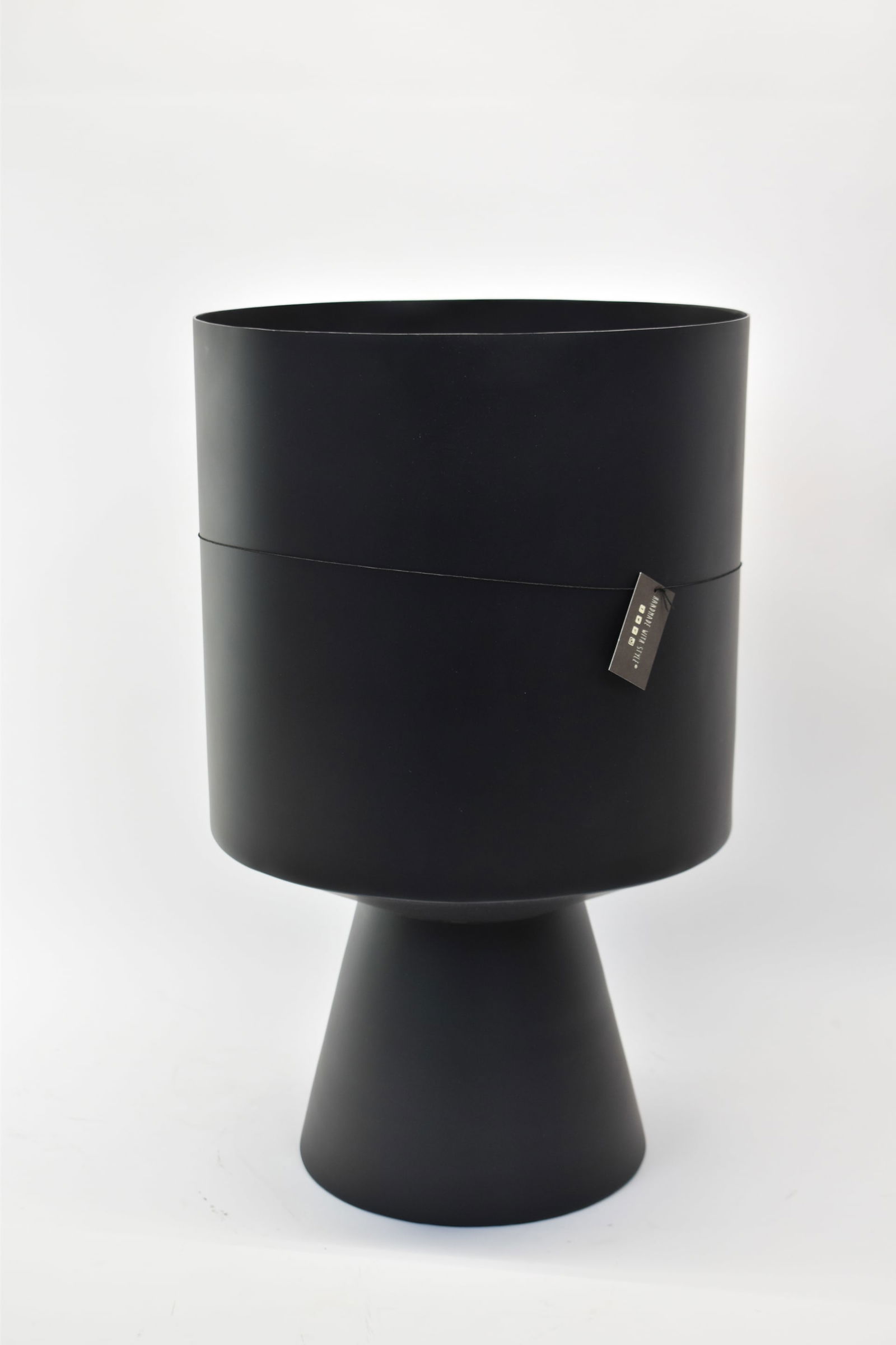 Pair of Dome Deco Modern Black Aluminum Planters (1 of 5)