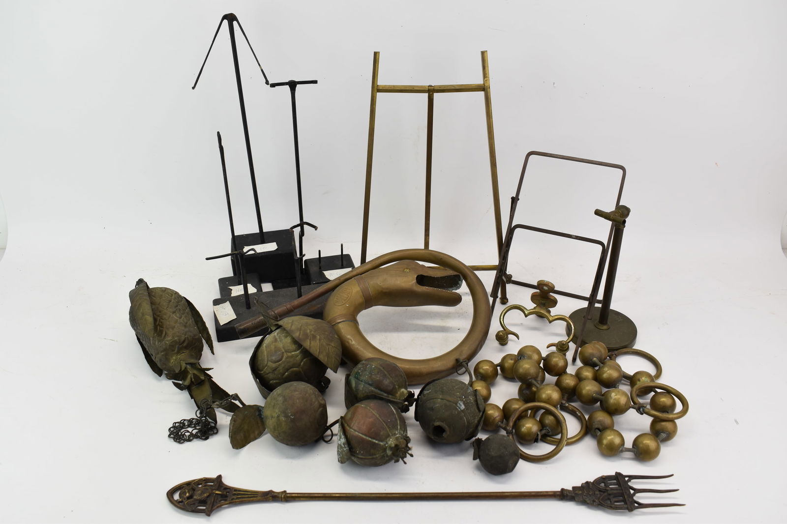 Group of Assorted Brass Articles (1 of 10)