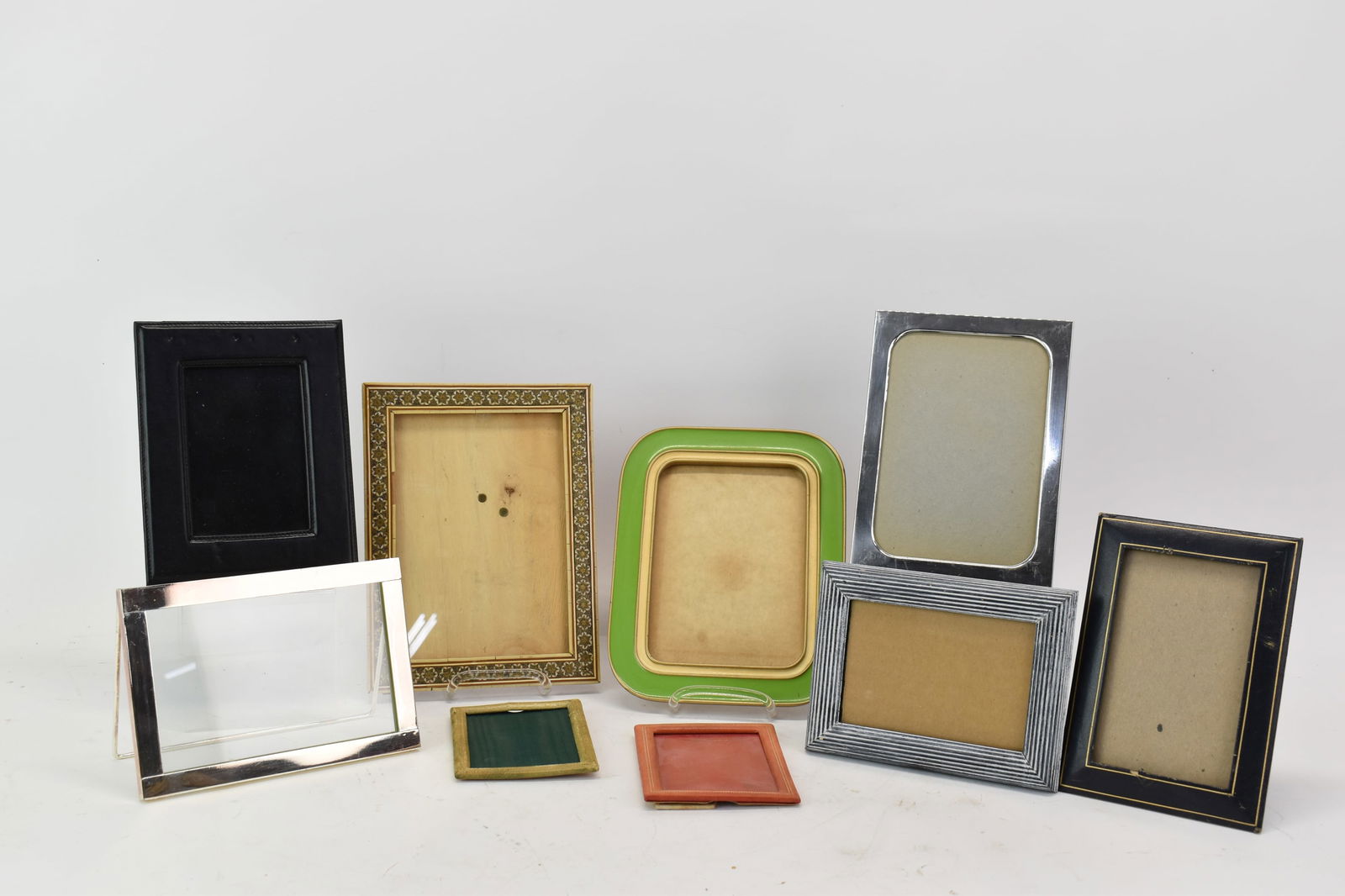 Group of Nine Assorted Vintage Photo Frames (1 of 3)