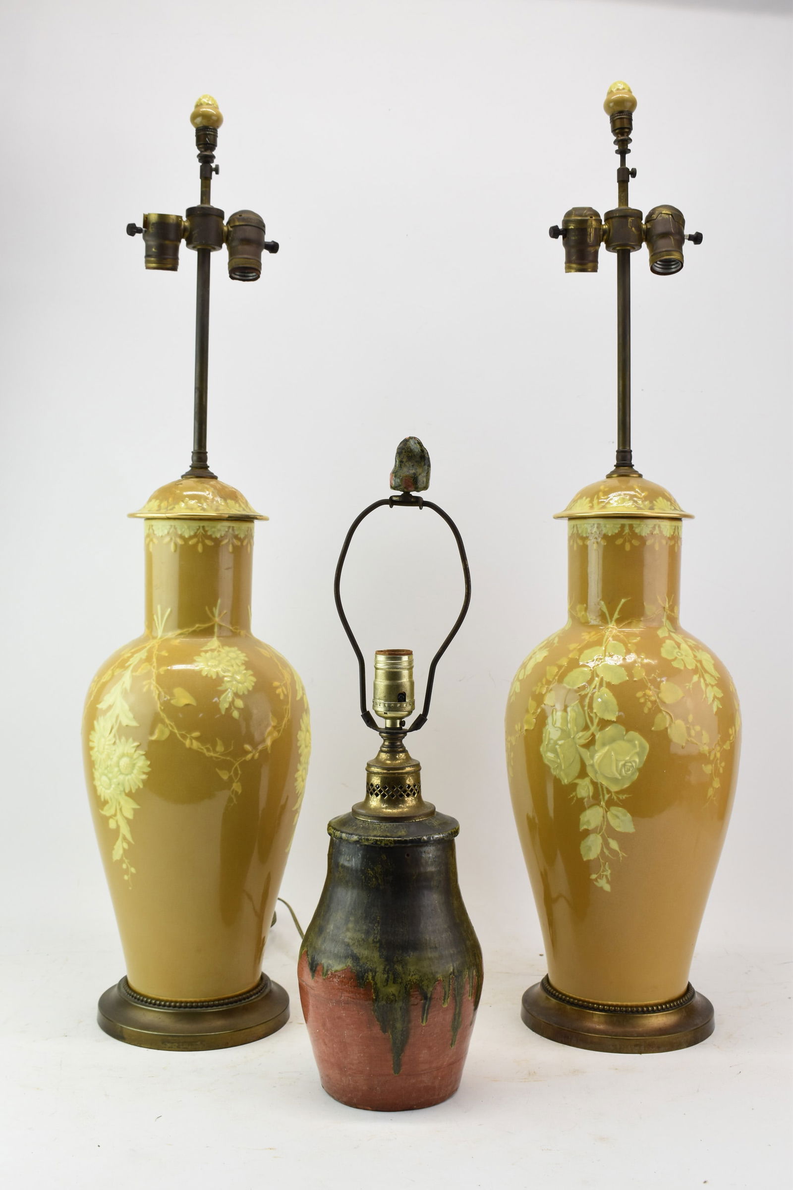 Pair of Contemporary Floral Decorated Table Lamps (1 of 12)
