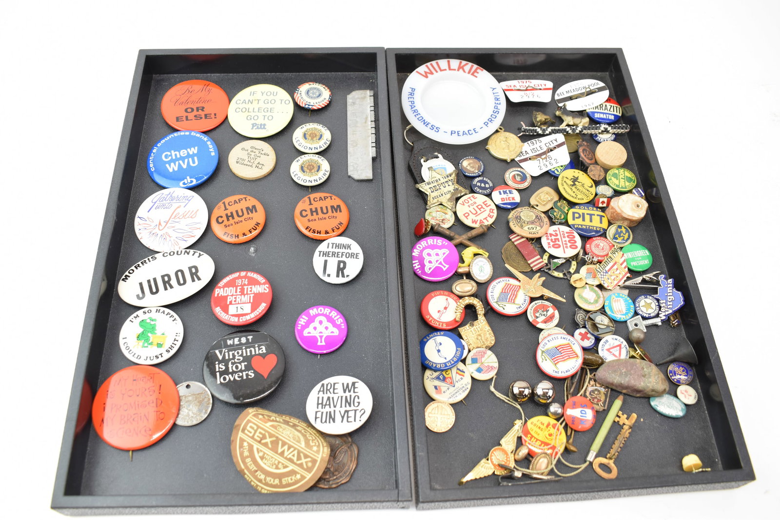 Group of Assorted Vintage Political Buttons and Other Advertising Buttons and Trinkets (1 of 9)