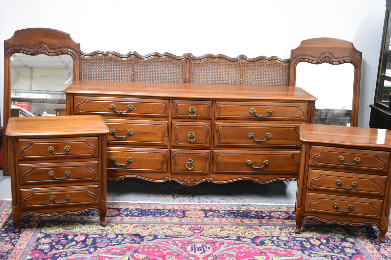 Davis Furniture Company Cherrrywood Bedroom Suite (1 of 8)