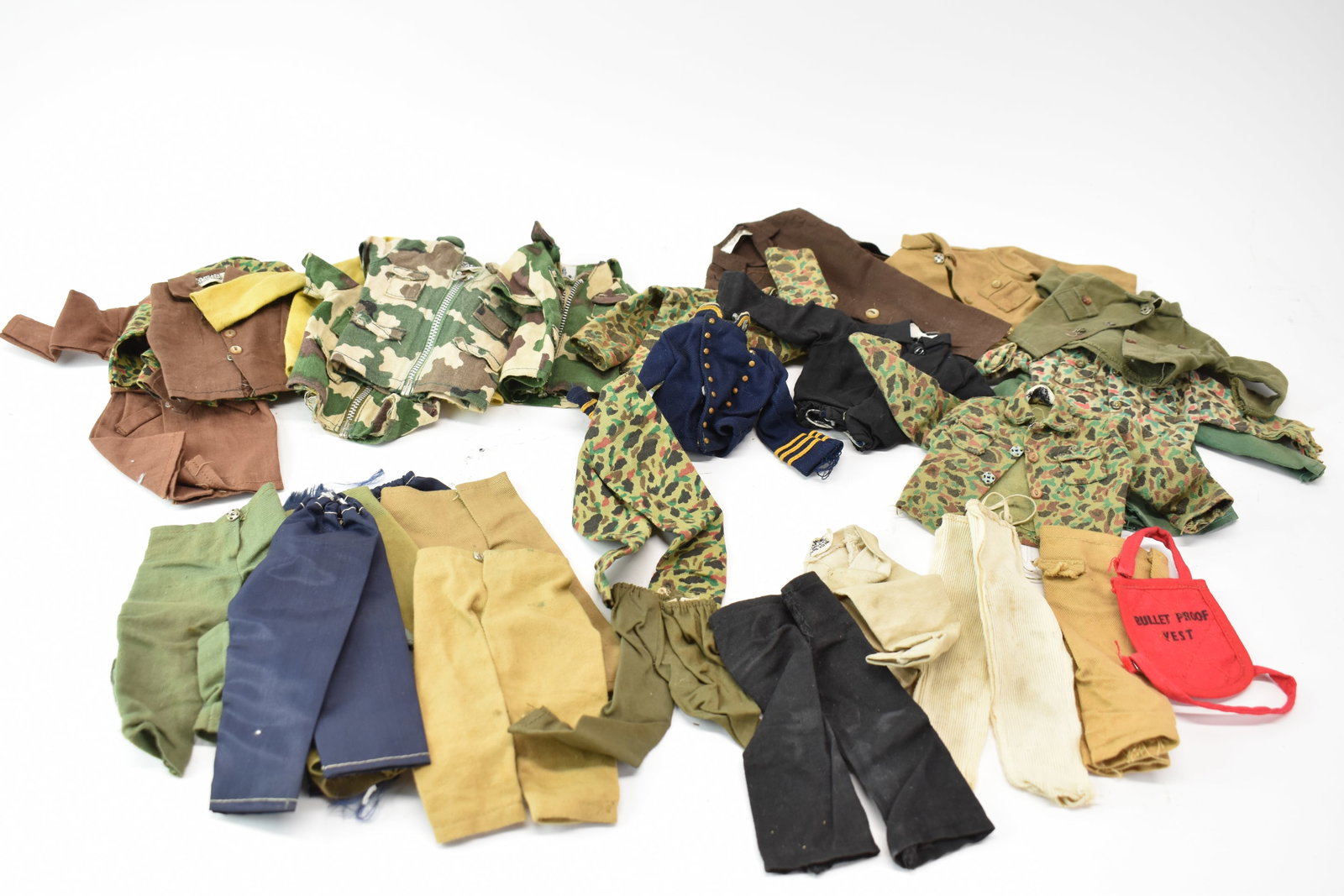 Vintage GI JOE Hasbro Military Uniform Pieces (1 of 7)