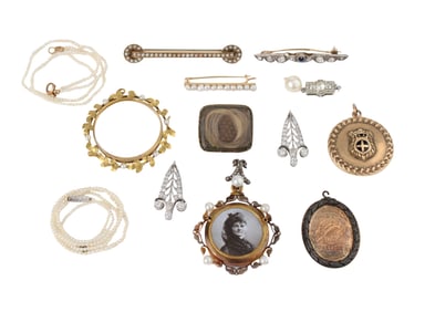 14 K Yellow Gold and Pearl Bar Pin