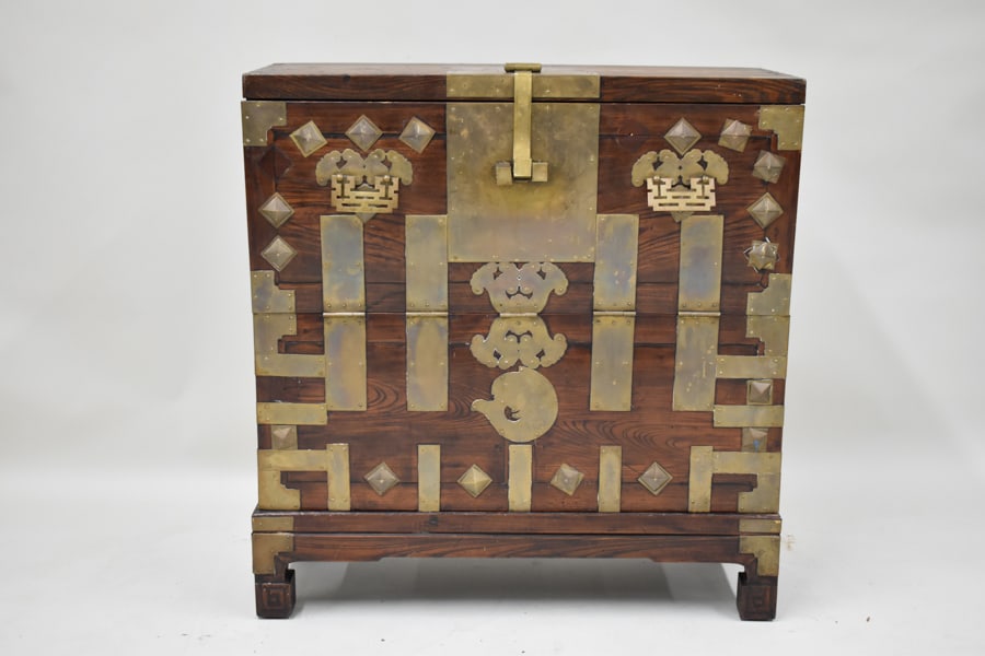 Antique Hardwood Bandaji Wedding Chest on Stand (1 of 20)