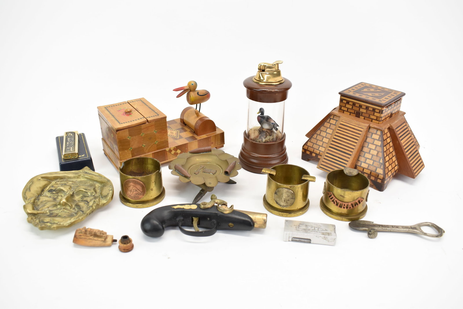 Group of Assorted Smoking, Pipe and Tobacco Articles (1 of 13)