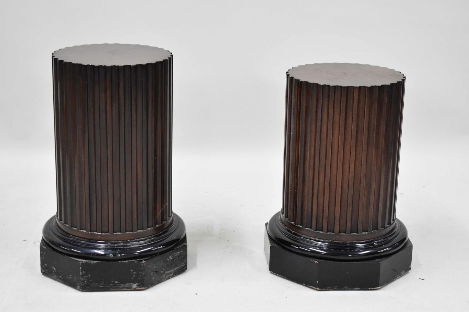 Two Mahogany Corinthian Column Wooden Pedestals (1 of 12)