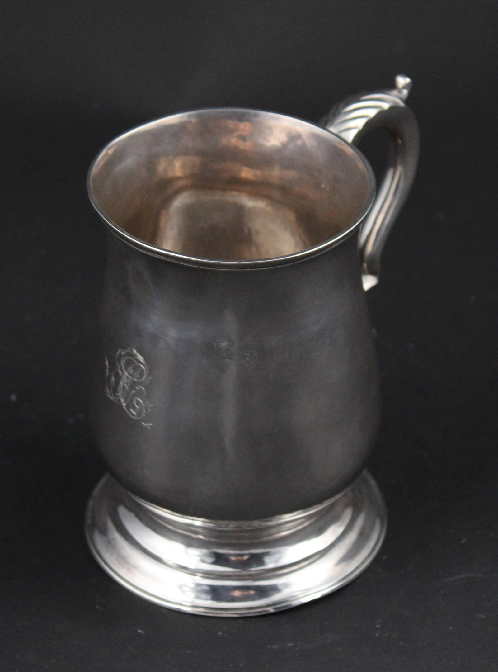English Sterling Silver Handled Cann: English Sterling Silver Handled CannLondon, possibly George Smith, 1826/7, approx. 10 t.o.4 1/2 x 3 in. (11.4 x 7.6 cm.)