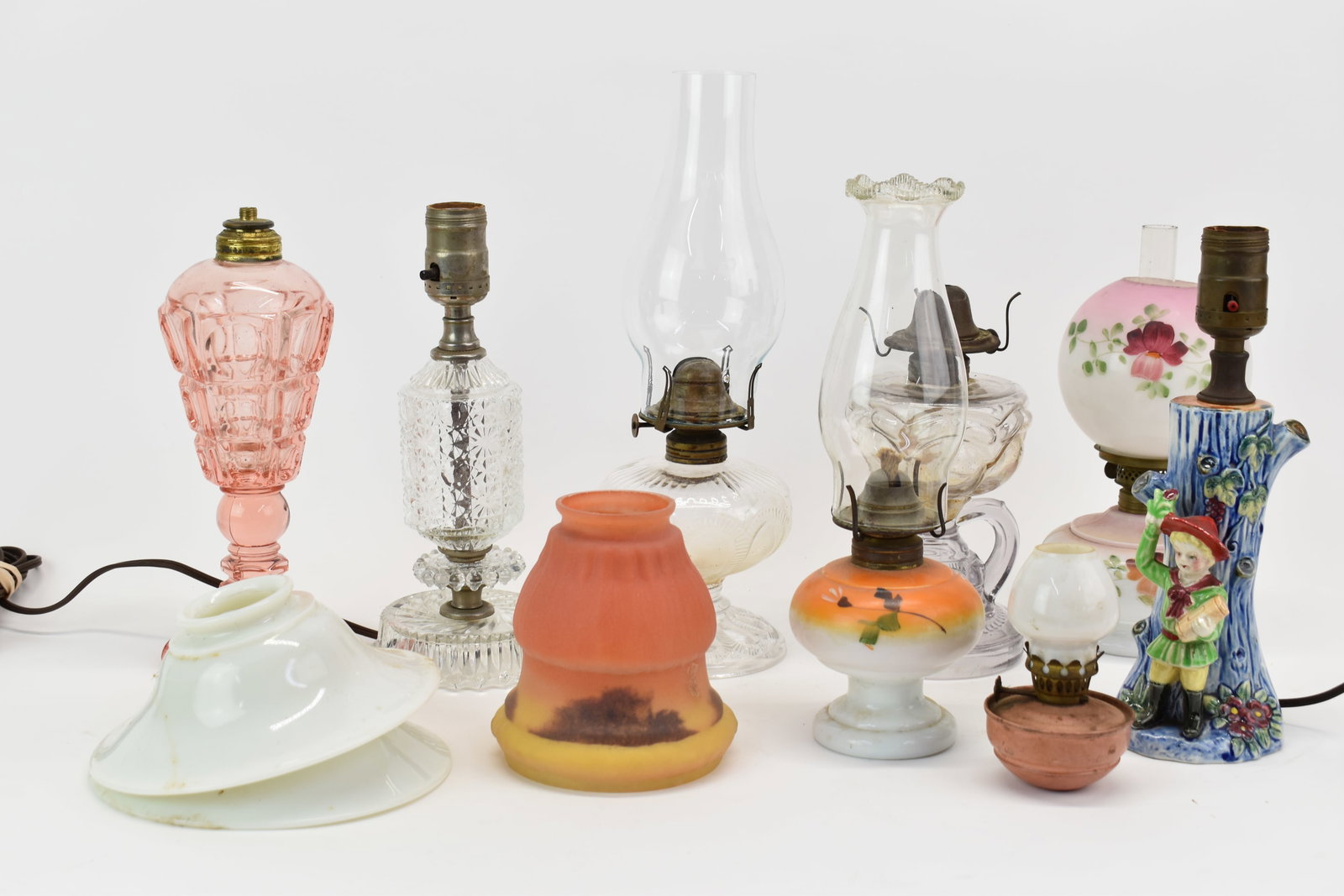 Group of Assorted Fluid Lamps (1 of 11)