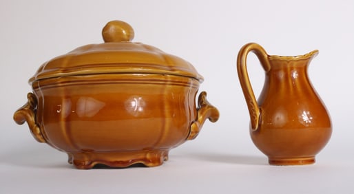 Lunéville Louis XV Glazed Honey Porcelain Lidded Pot and Creamer