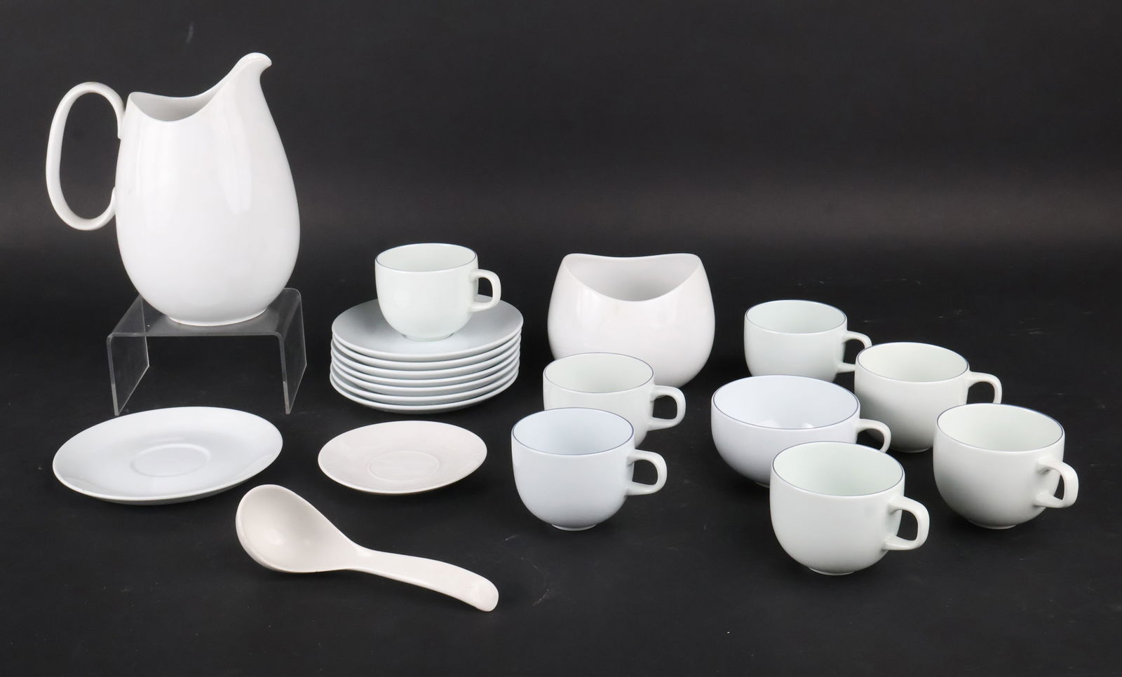 Assorted White Porcelain Articles (1 of 11)