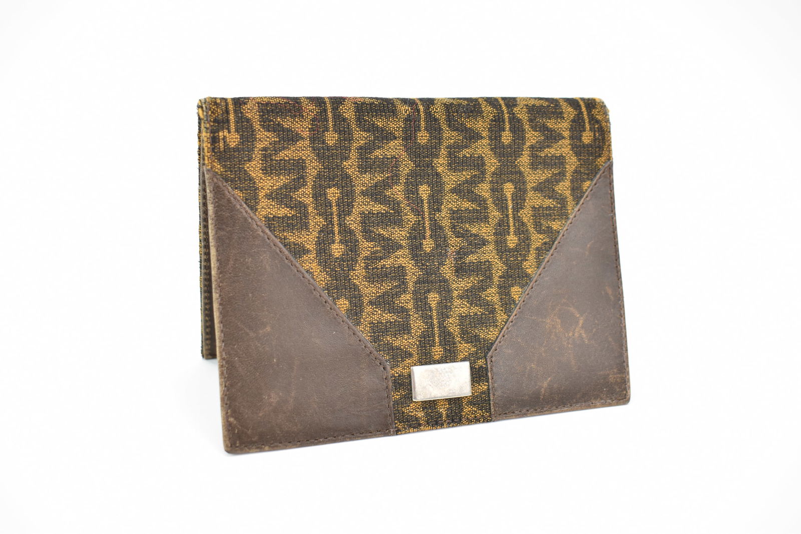 Mark Cross Vintage Logo and Leather Note Pad Holder with Pencil: Mark Cross Vintage Logo and Leather Note Pad Holder with PencilMark Cross Vintage Logo and Leather Note Pad Holder with Pencil, features logo shell with leather accents and leather interior marked &qu