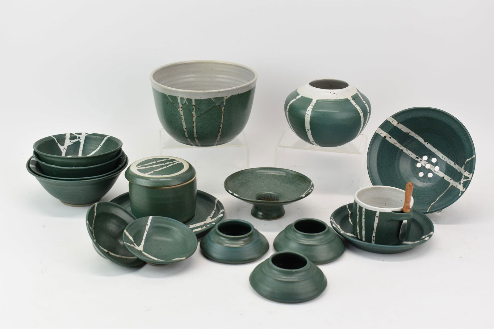 Group of Assorted Modern Stoneware and Pottery Table Articles (1 of 20)