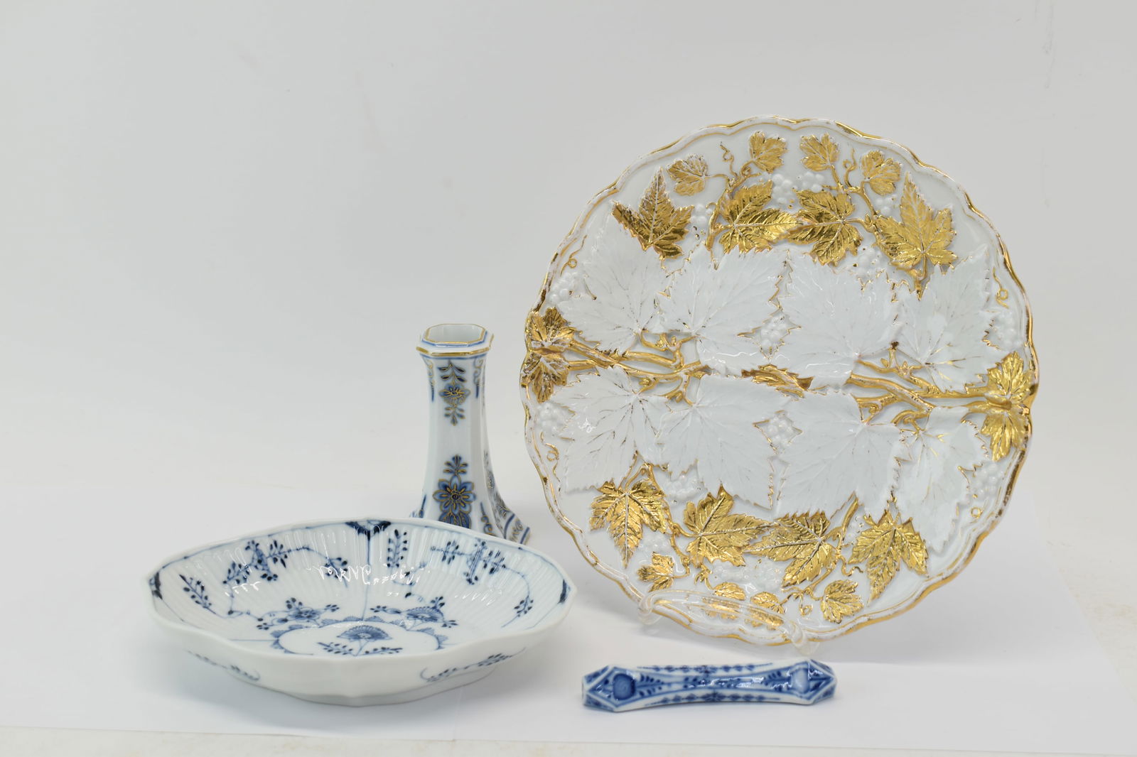 Meissen Blue and White Strawflower Bowl (1 of 9)