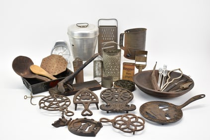 Group of Assorted Kitchen Articles