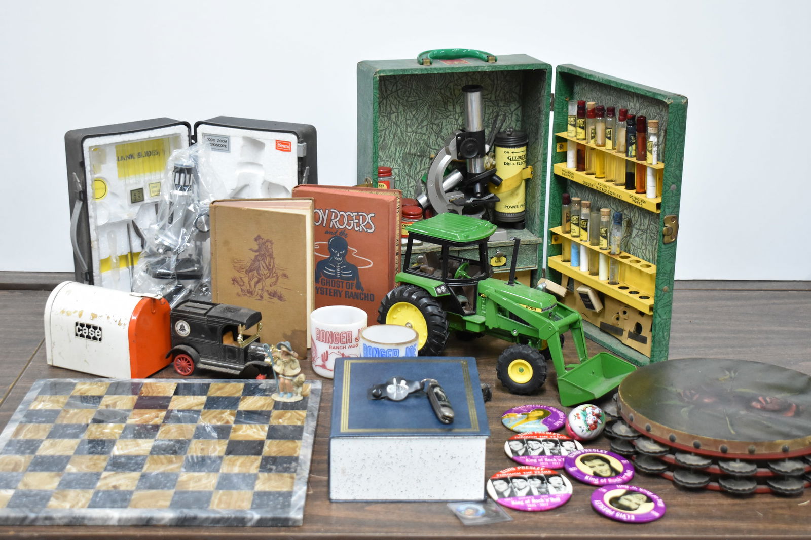 Group of Assorted Articles and Collectibles (1 of 11)