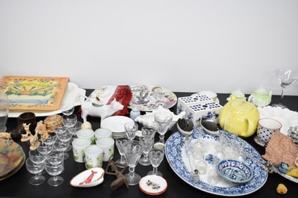 Large Group of Assorted Table Articles Surprise Lot