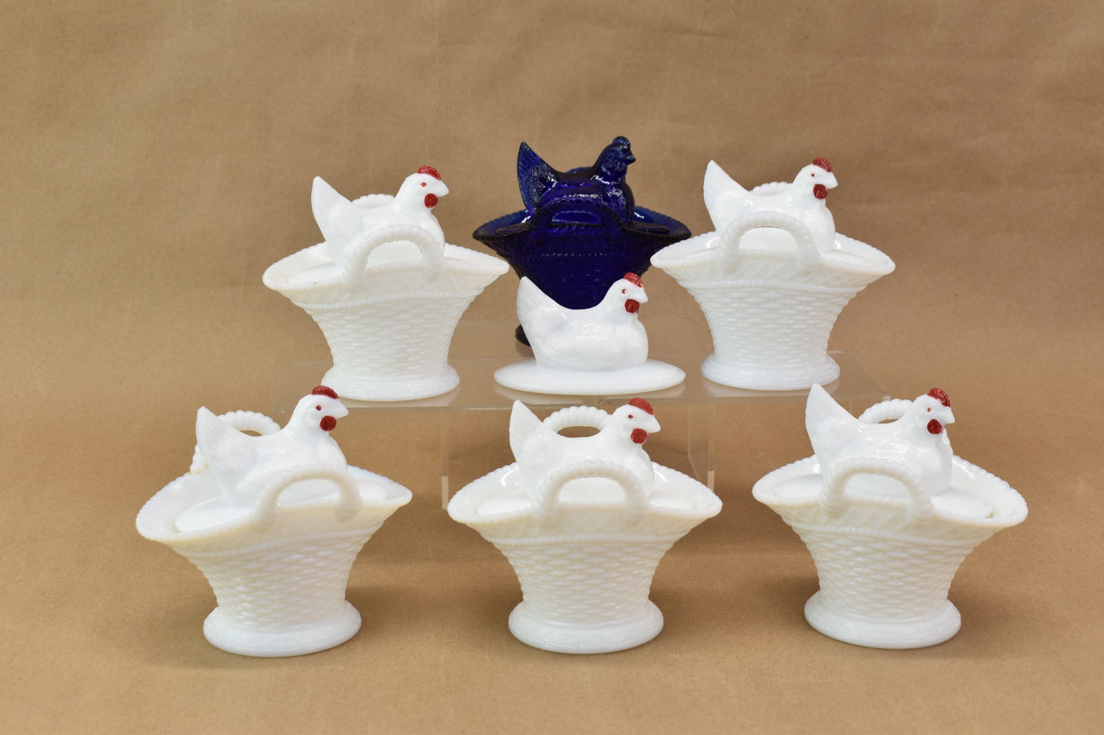 Vintage Group of Five Westmoreland Milk Glass Hens on Nests (1 of 13)