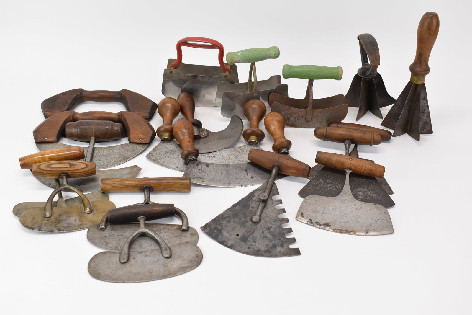 Antique Group of Assorted Choppers: Antique Group of Assorted Choppers Antique Group of Assorted Choppers. Including Acme, Gussstahl and C.W. Dunlap NY. Used condition, wear, worn. 19 pieces