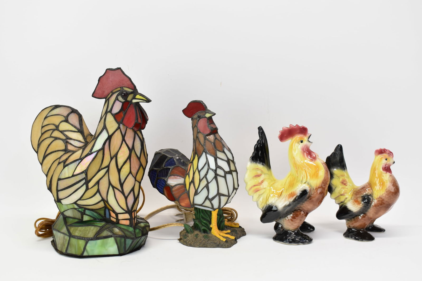Two Vintage Faux Stain Glass Rooster Lamps (1 of 10)
