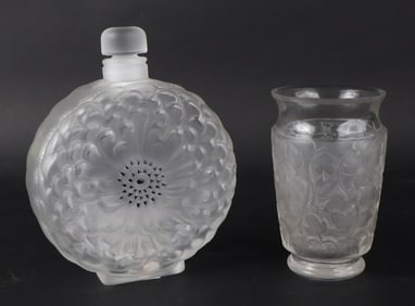Lalique Dahlia Frosted Glass Perfume Bottle