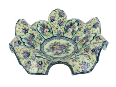 Alcobaca Majolica Ruffle Edged Shallow Bowl