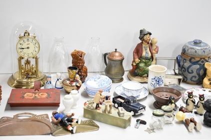 Vintage Group of Assorted Table Articles