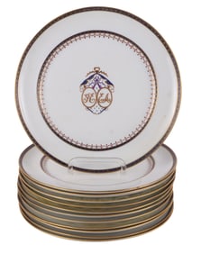 Twelve Samson a Paris Armorial Porcelain Dinner Plates