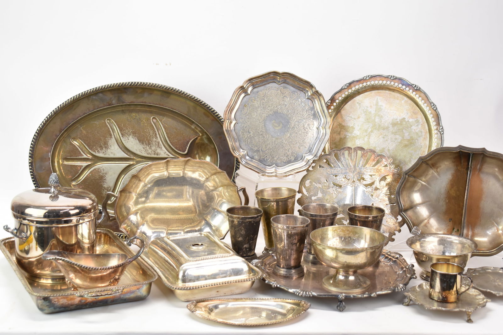 Large Group of Assorted Silver Plated Table Articles (1 of 12)