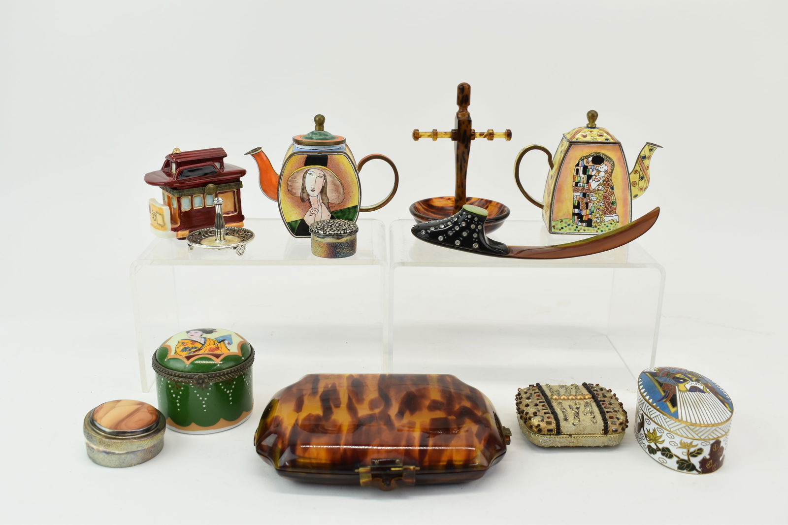 Group of Assorted Dresser Articles and Novelties (1 of 10)