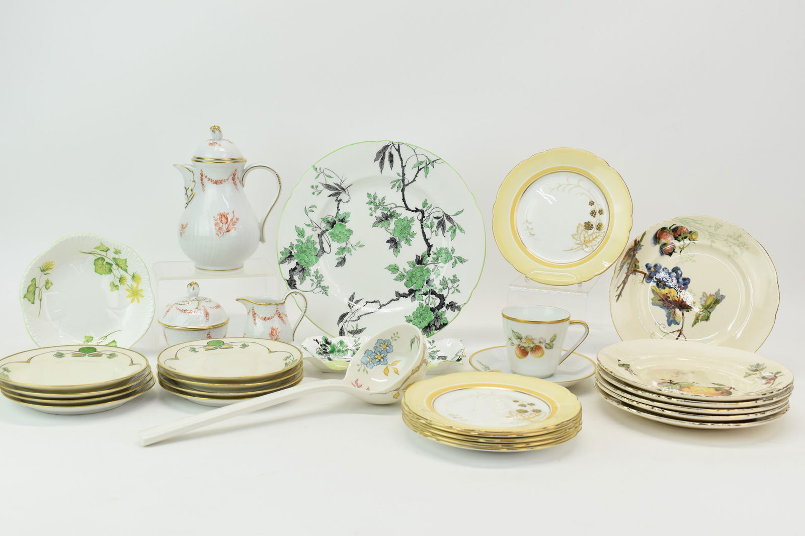 Set of Seven Hutschenreuther Art Deco Plates (1 of 17)