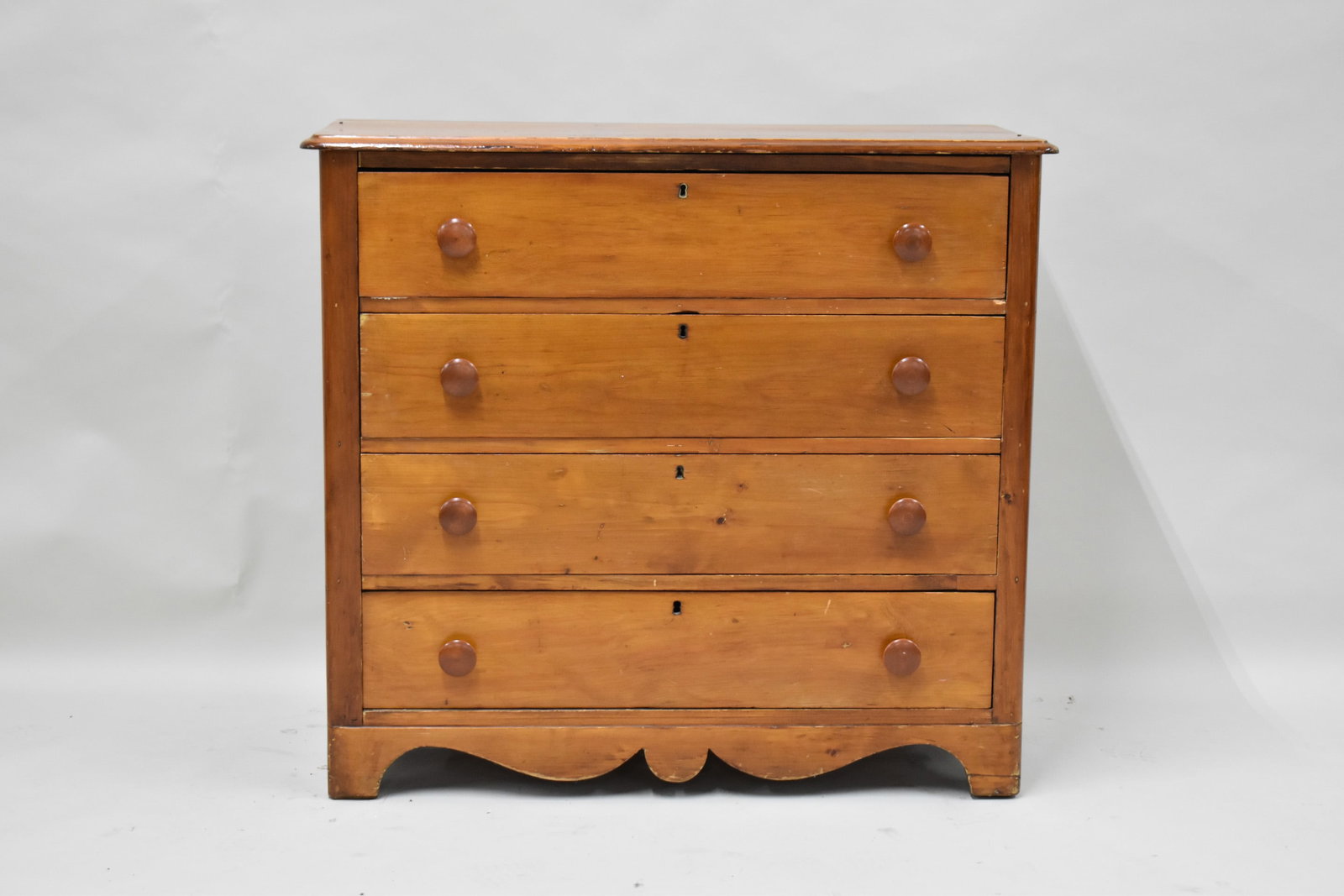Antique Country Pine Chest of Drawers: Antique Country Pine Chest of DrawersAntique Country Pine Chest of Drawers. Used condition, wear, worn. 35" tall x 39" wide x 17 1/2" deep