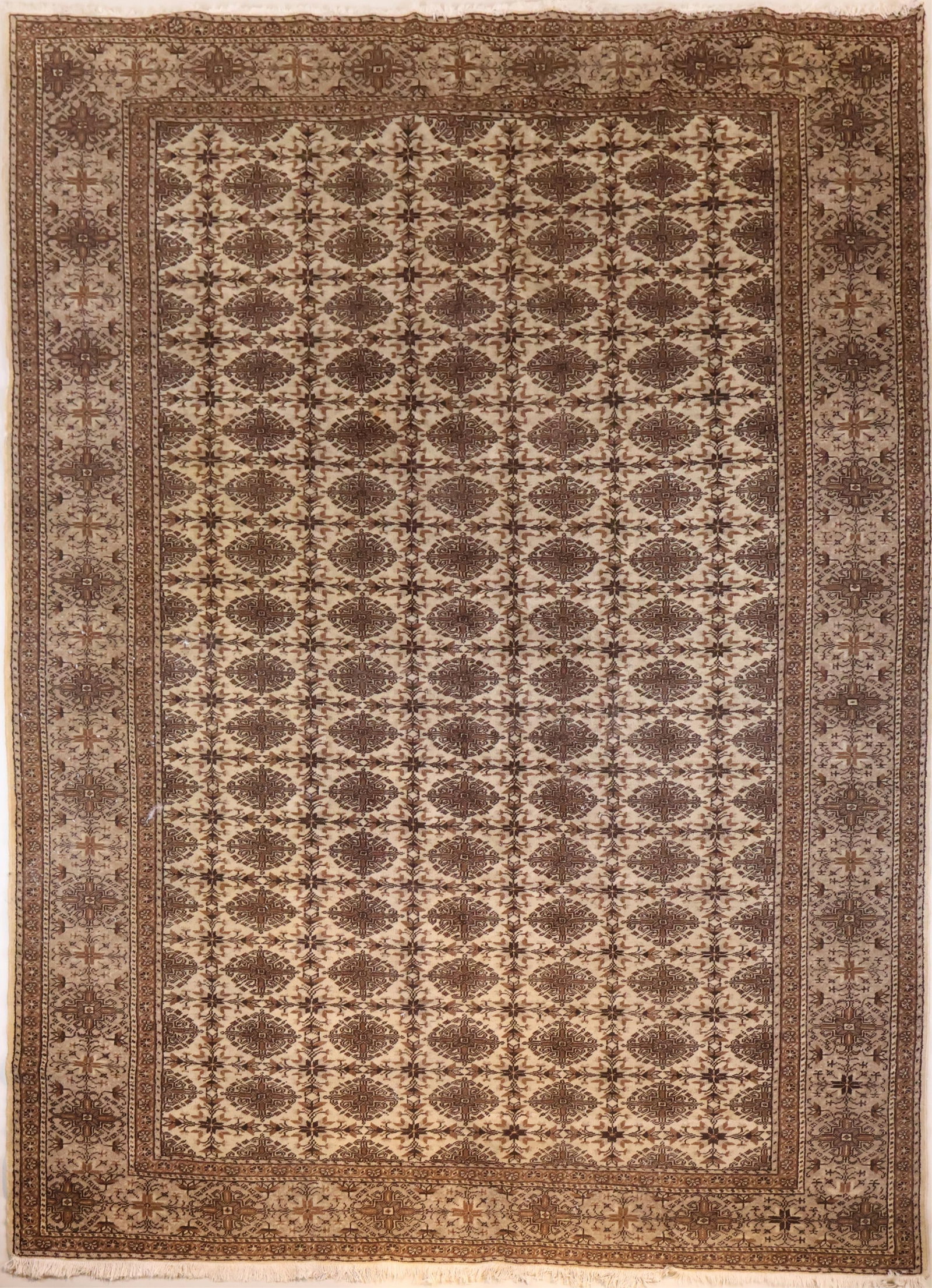 Kayseri Carpet: Kayseri Carpet Central Turkey, mid-20th C. 9'4"l x 6'4"w 112 x 76 in. (284.5 x 193 cm.)