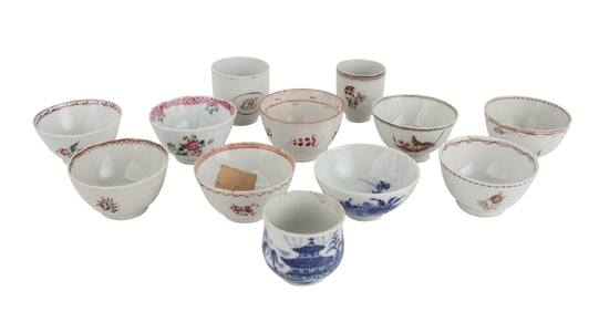 Group of Chinese Export Teabowls and Teacups