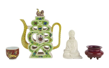 Four Chinese Porcelain Items