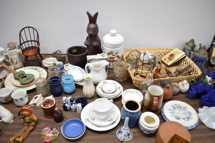 Large Surprise Lot of Assorted Table Articles
