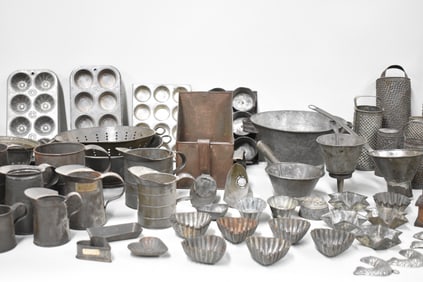 Large Group of Assorted Tinware Kitchen Articles
