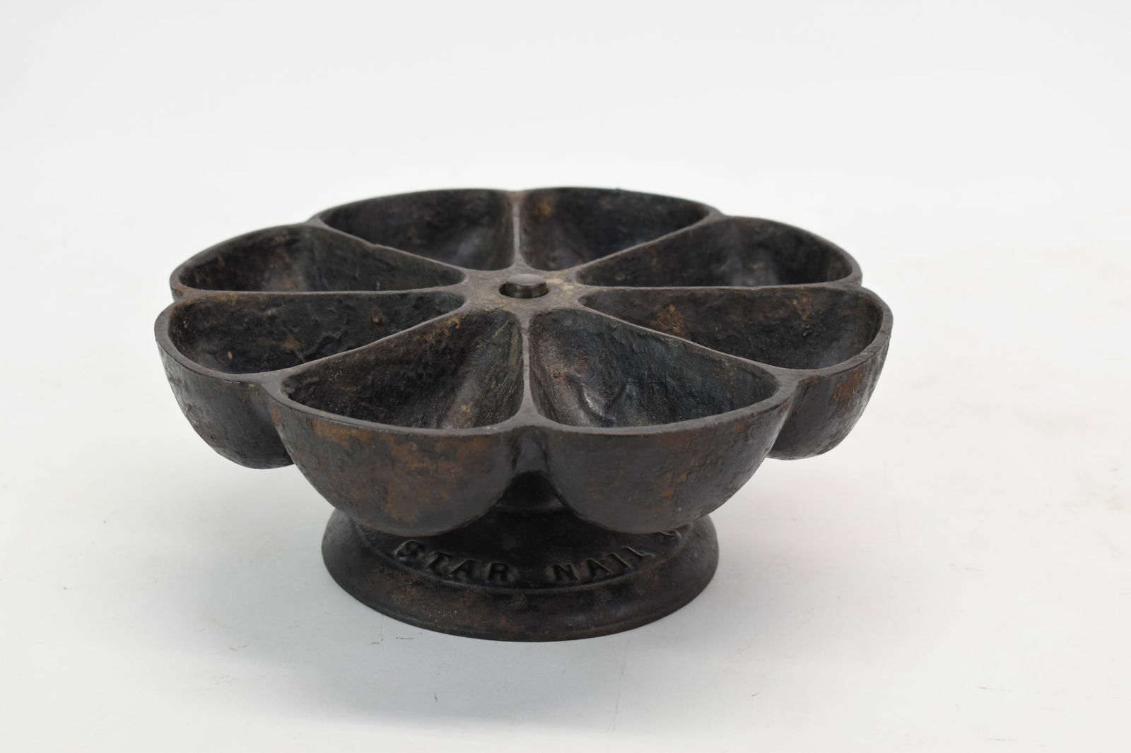 Vintage Iron Star Nail Revolving Cup (1 of 5)