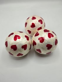 Set of 3 Decorative Balls with Heart Decoration
