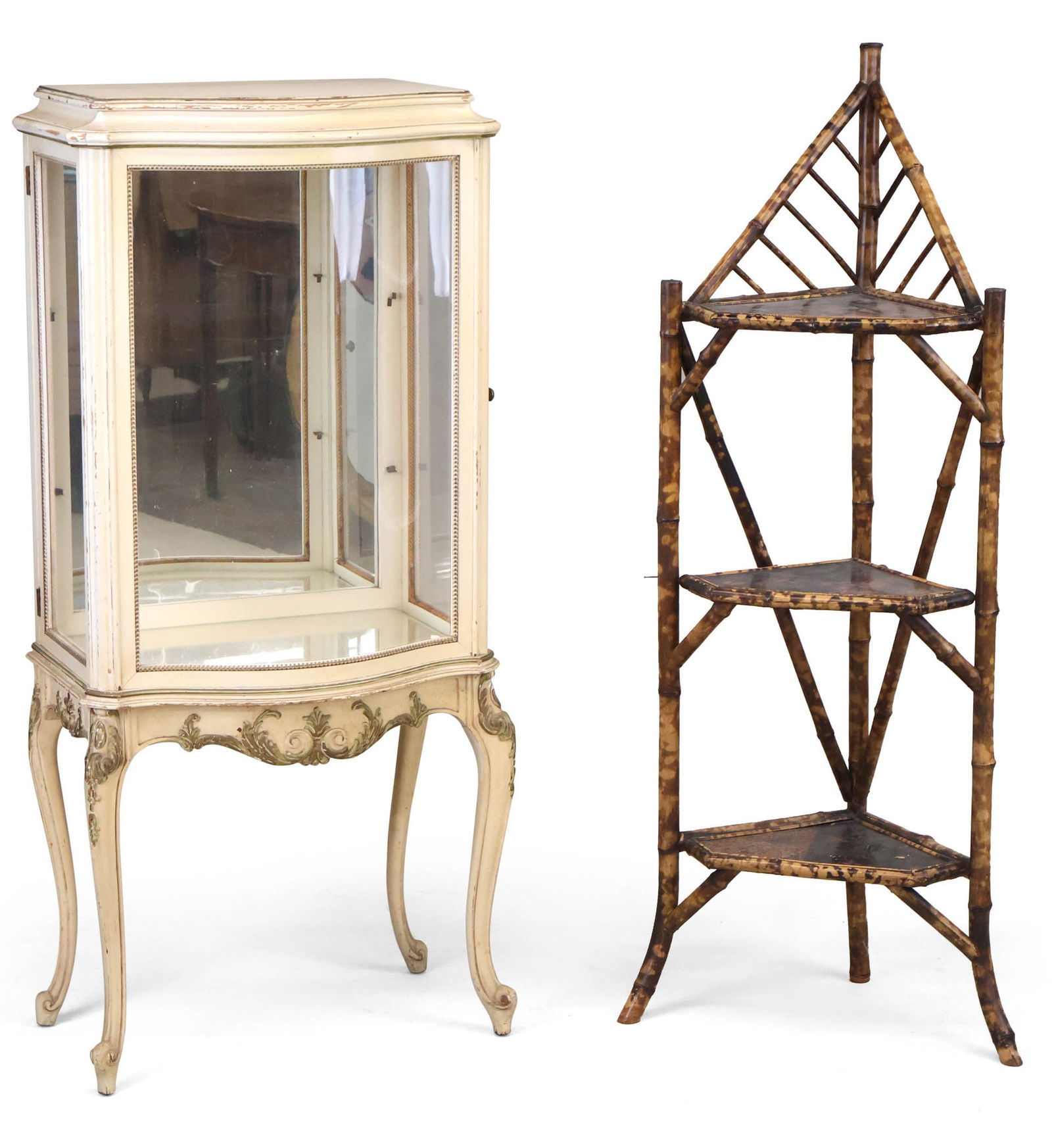 Louis XV Style White and Gold Painted Vitrine (1 of 17)