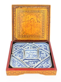 Chinese Lacquer Box with Blue Canton Condiment Set