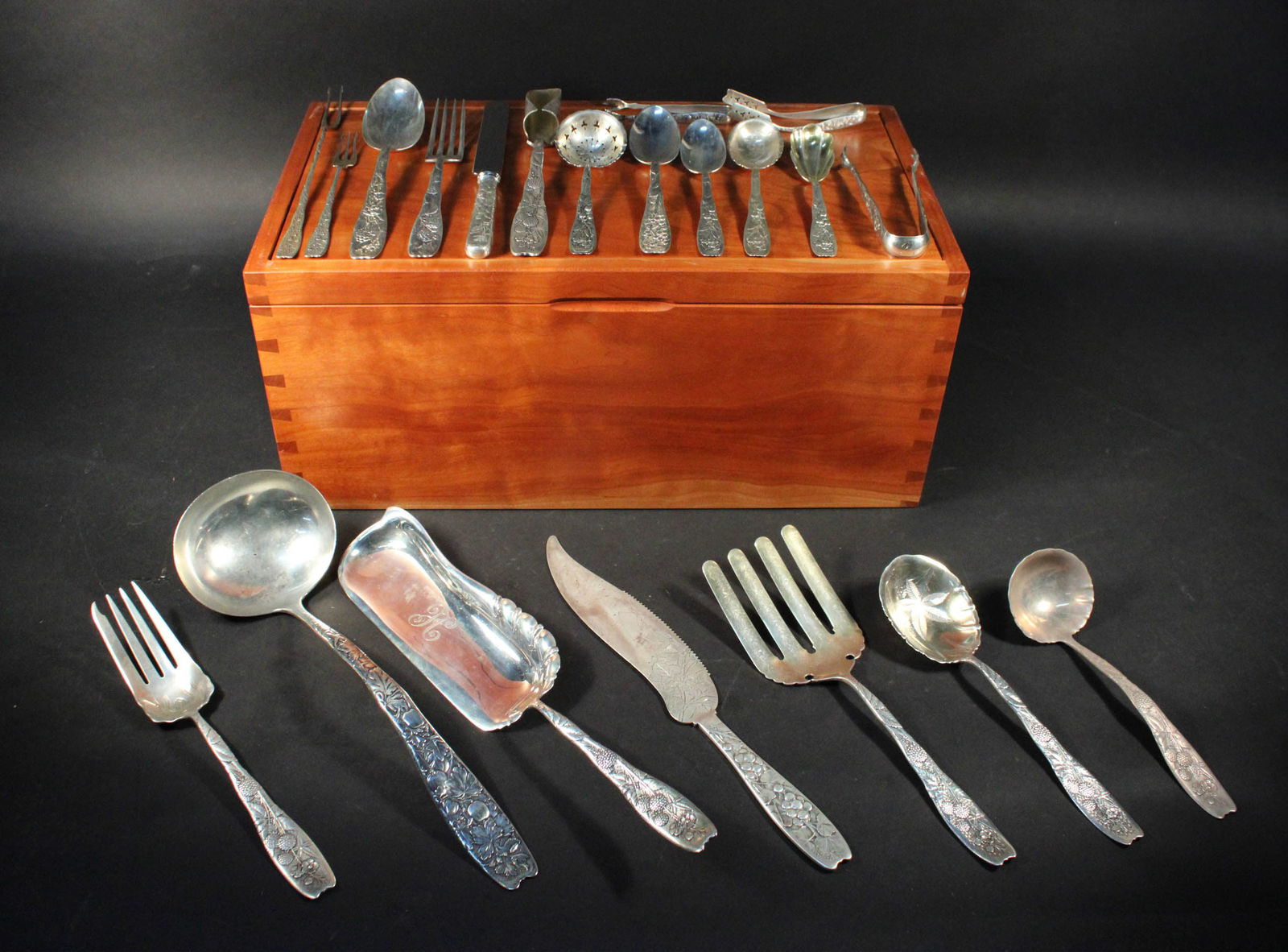 Whiting Whimsical Sterling Berry Pattern Flatware (1 of 16)